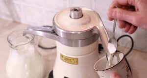 Αποκορυφωτής γάλακτος – Με ποιό τρόπο λειτουργεί ένας κορυφολόγος γάλακτος? Αποκορυφωτής γάλακτος - Με ποιό τρόπο λειτουργεί ένας κορυφολόγος γάλακτος?