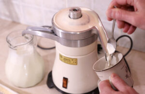 Αποκορυφωτής γάλακτος – Με ποιό τρόπο λειτουργεί ένας κορυφολόγος γάλακτος? Αποκορυφωτής γάλακτος - Με ποιό τρόπο λειτουργεί ένας κορυφολόγος γάλακτος?