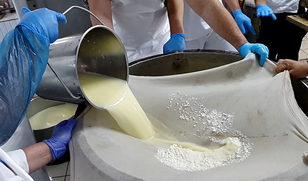 Τυρί Μυζήθρα, όταν... το φτωχό τυρί γίνεται ένα τυρί delicatessen