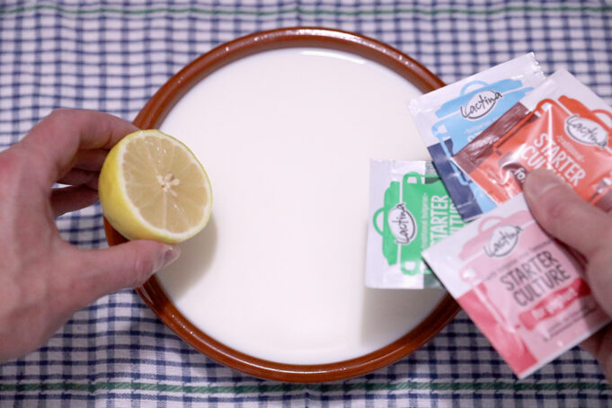 Αυτοί είναι οι 2+1 τρόποι για να ξινίσουμε το γάλα πρωτοσέλιδο - 2+1 τρόποι να ξινίσουμε το γάλα