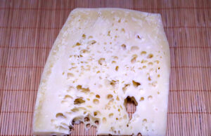 Οπές σε σκληρά τυριά! Είναι πάντα καλές? πρωτοσέλιδο - Οπές σε σκληρά τυριά! Είναι πάντα καλές?