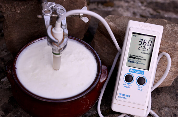 Να πώς γίνεται η από οξίνιση της κρέμας γάλακτος πρωτοσέλιδο - Να πώς γίνεται η από οξίνιση της κρέμας γάλακτος