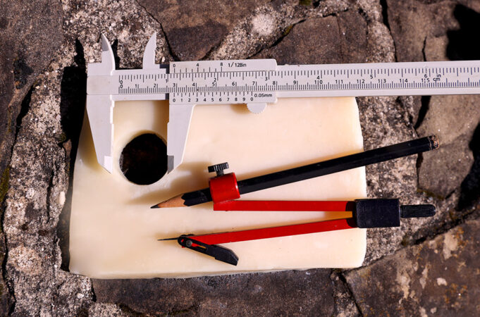 Δείτε πώς θα πετύχετε τις τέλειες οπές στο σκληρό τυρί που θα φτιάξετε πρωτοσέλιδο - Δείτε πώς θα πετύχετε τις τέλειες οπές στο τυρί που θα φτιάξετε