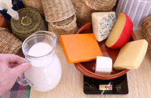 Πόσα κιλά γάλα απαιτούνται για ένα κιλό τυρί? πρωτοσέλιδο - Πόσα κιλά γάλα απαιτούνται για ένα κιλό τυρί?