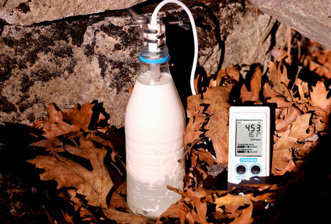 Γιατί ξινίζει το φρέσκο γάλα όταν το αφήνουμε έξω από το ψυγείο? πρωτοσέλιδο - Γιατί ξινίζει το φρέσκο γάλα όταν το αφήνουμε έξω από το ψυγείο?