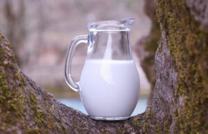 Τί χρώμα εσείς νομίζετε ότι έχει το γάλα? πρωτοσέλιδο - Τί χρώμα εσείς νομίζετε ότι έχει το γάλα?