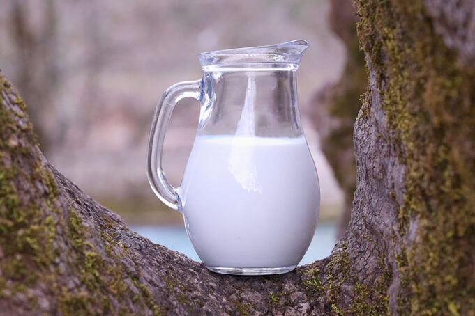 Τί χρώμα εσείς νομίζετε ότι έχει το γάλα? πρωτοσέλιδο - Τί χρώμα εσείς νομίζετε ότι έχει το γάλα?