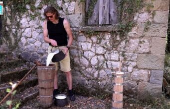 Φτιάχνω βούτυρο και ξινόγαλα με παραδοσιακό τρόπο πρωτοσέλιδο - Φτιάχνω βούτυρο και ξινόγαλα με παραδοσιακό τρόπο