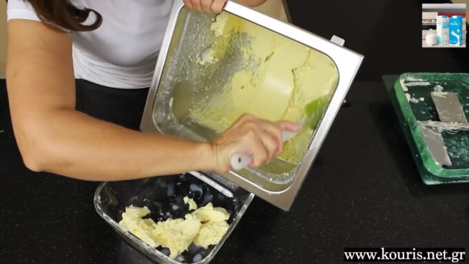 Πώς φτιάχνω βούτυρο με την ηλεκτρική βουτυροκάδη – βουτυρομηχανή πρωτοσέλιδο - Πώς φτιάχνω βούτυρο με την ηλεκτρική βουτυροκάδη - βουτυρομηχανή