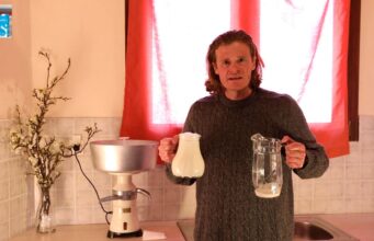 Δείτε γιατί με την αγορά μικρών κορυφολόγων γάλακτος δίνουμε προοπτική στη ζωή μας πρωτοσέλιδο - Δείτε γιατί με την αγορά μικρών κορυφολόγων γάλακτος δίνουμε προοπτική στη ζωή μας