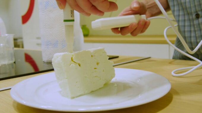 Μετράω το pH στα γαλακτοκομικά προϊόντα πρωτοσέλιδο - Μετράω το pH στα γαλακτοκομικά