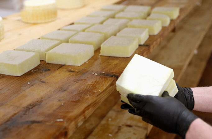 Φτιάχνω τυρί Μπάτζος πρωτοσέλιδο - Φτιάχνω τυρί Μπάτζος