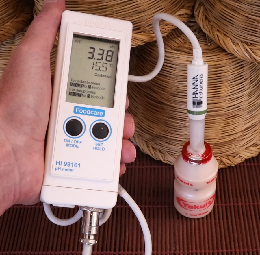 Φτιάχνω το προβιοτικό ζυμωμένο γάλα Yakult χρησιμοποιώντας ως Μαγιά μία μικρή ποσότητα από Yakult του εμπορίου