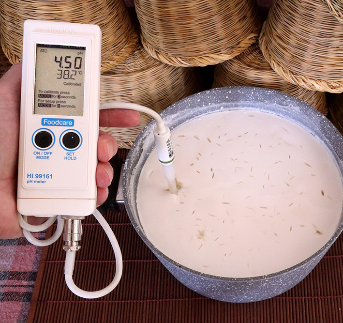 Φτιάχνω το προβιοτικό ζυμωμένο γάλα Yakult χρησιμοποιώντας ως Μαγιά μία μικρή ποσότητα από Yakult του εμπορίου