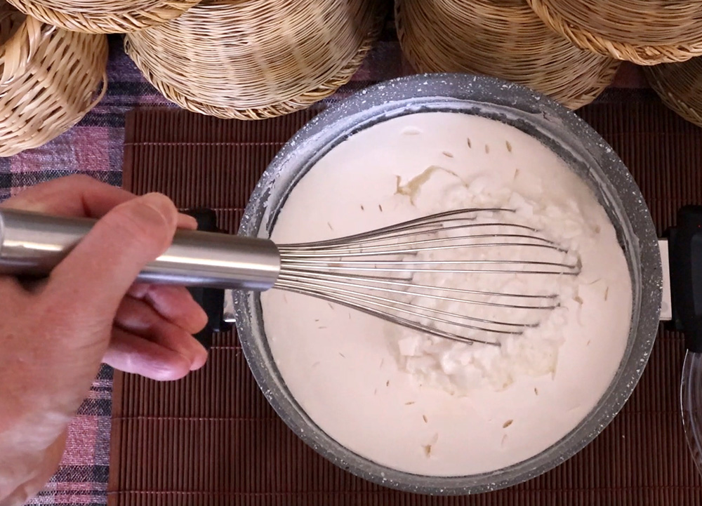 Φτιάχνω το προβιοτικό ζυμωμένο γάλα Yakult χρησιμοποιώντας ως Μαγιά μία μικρή ποσότητα από Yakult του εμπορίου