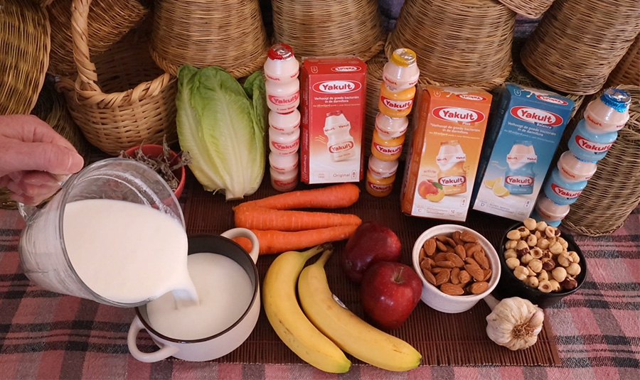 Φτιάχνω το προβιοτικό ζυμωμένο γάλα Yakult χρησιμοποιώντας ως Μαγιά μία μικρή ποσότητα από Yakult του εμπορίου