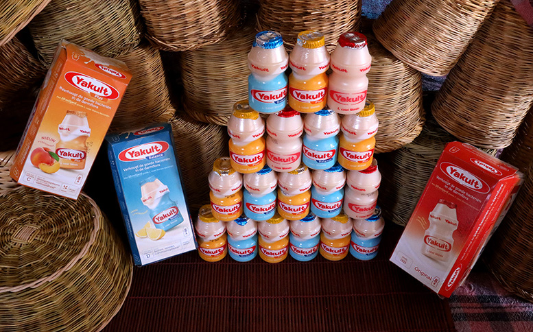 Φτιάχνω το προβιοτικό ζυμωμένο γάλα Yakult χρησιμοποιώντας ως Μαγιά μία μικρή ποσότητα από Yakult του εμπορίου