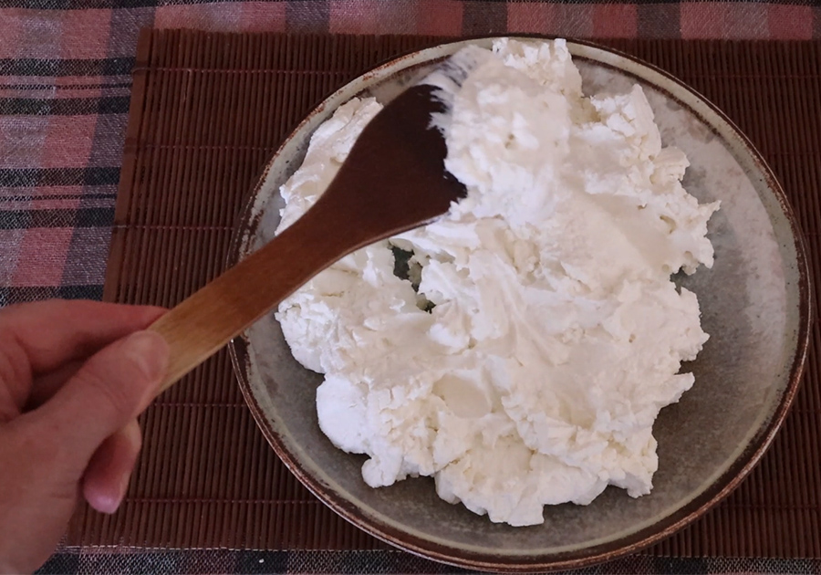 Φτιάχνω ένα μαλακό αλειφόμενο τυρί τύπου quark/quarg στην κουζίνα μου ή στο εργαστήριο μου χρησιμοποιώντας καλλιέργειες εκκίνησης DVS – Τί θα πρέπει να ξέρει ένας οικοτέχνης/οικοπαρασκευαστής?