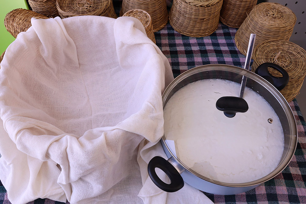 Φτιάχνω γιαούρτι Labneh μὲ τὸν παραδοσιακὸ τρόπο – Αὐτὴ εἶναι ἡ καλύτερη συνταγή γιὰ ἕνα ἐπιτυχημένο Labneh